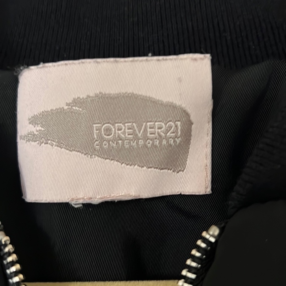 FOREVER 21 Puff Jacket - Picture 4 of 6